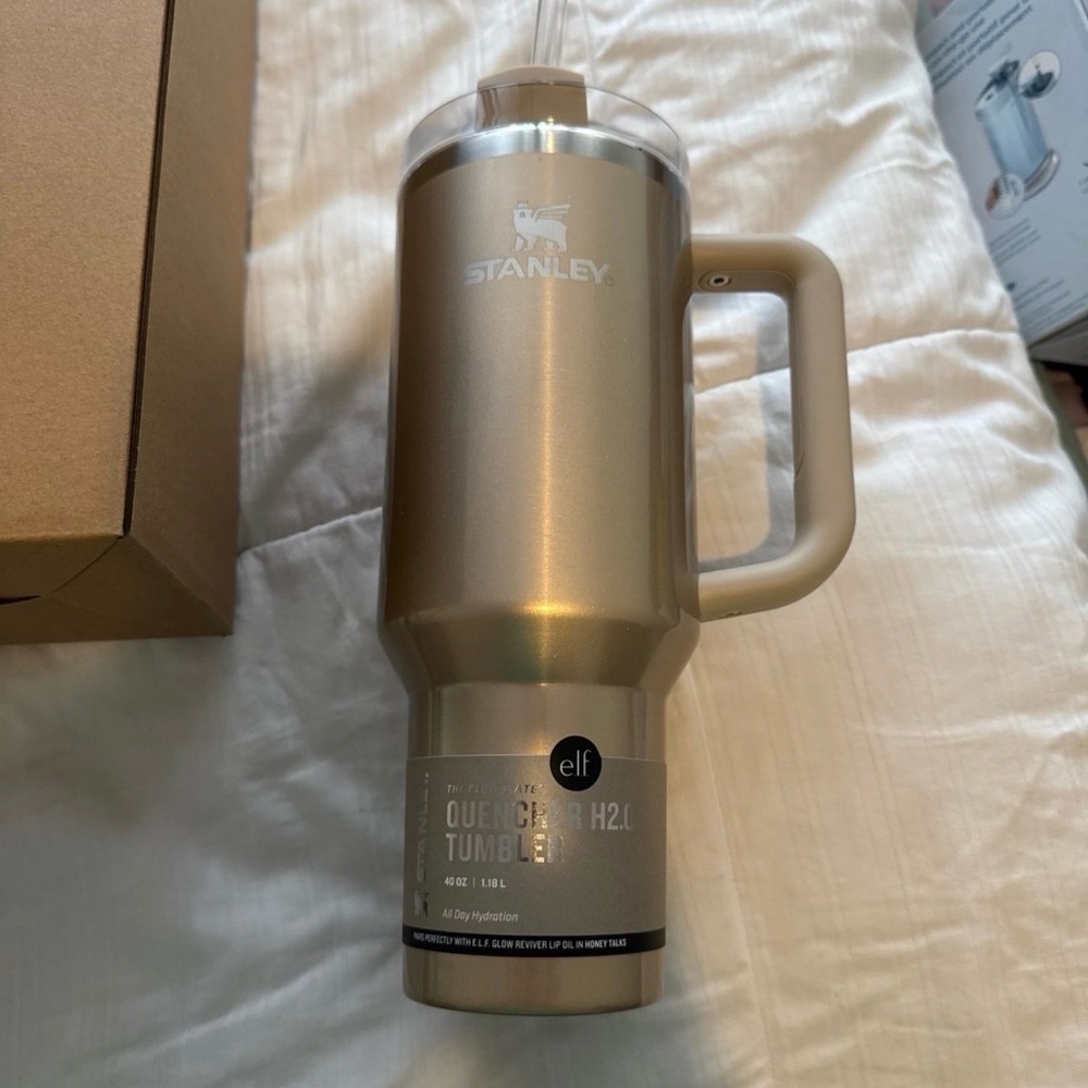 Stanley Metallic Gold Tumbler with Handle (Elf Collab)